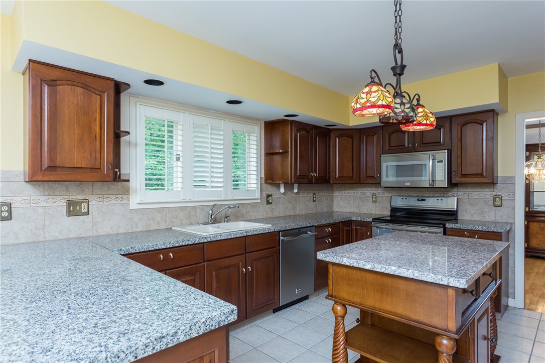 43 Latham Farm Road Smithfield, RI 02917 - Photo 11 of 40