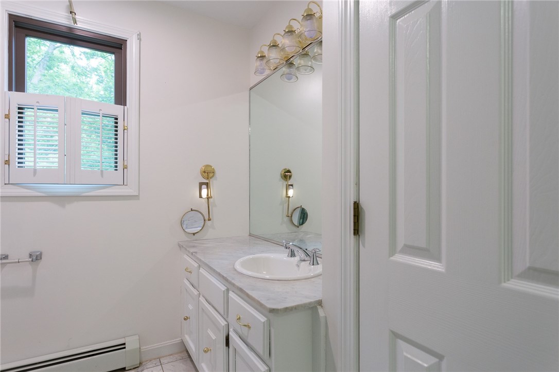43 Latham Farm Road Smithfield, RI 02917 - Photo 23 of 40