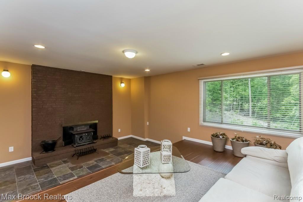 1709 Lakeville Road Leonard, MI 48367 - Photo 31 of 47