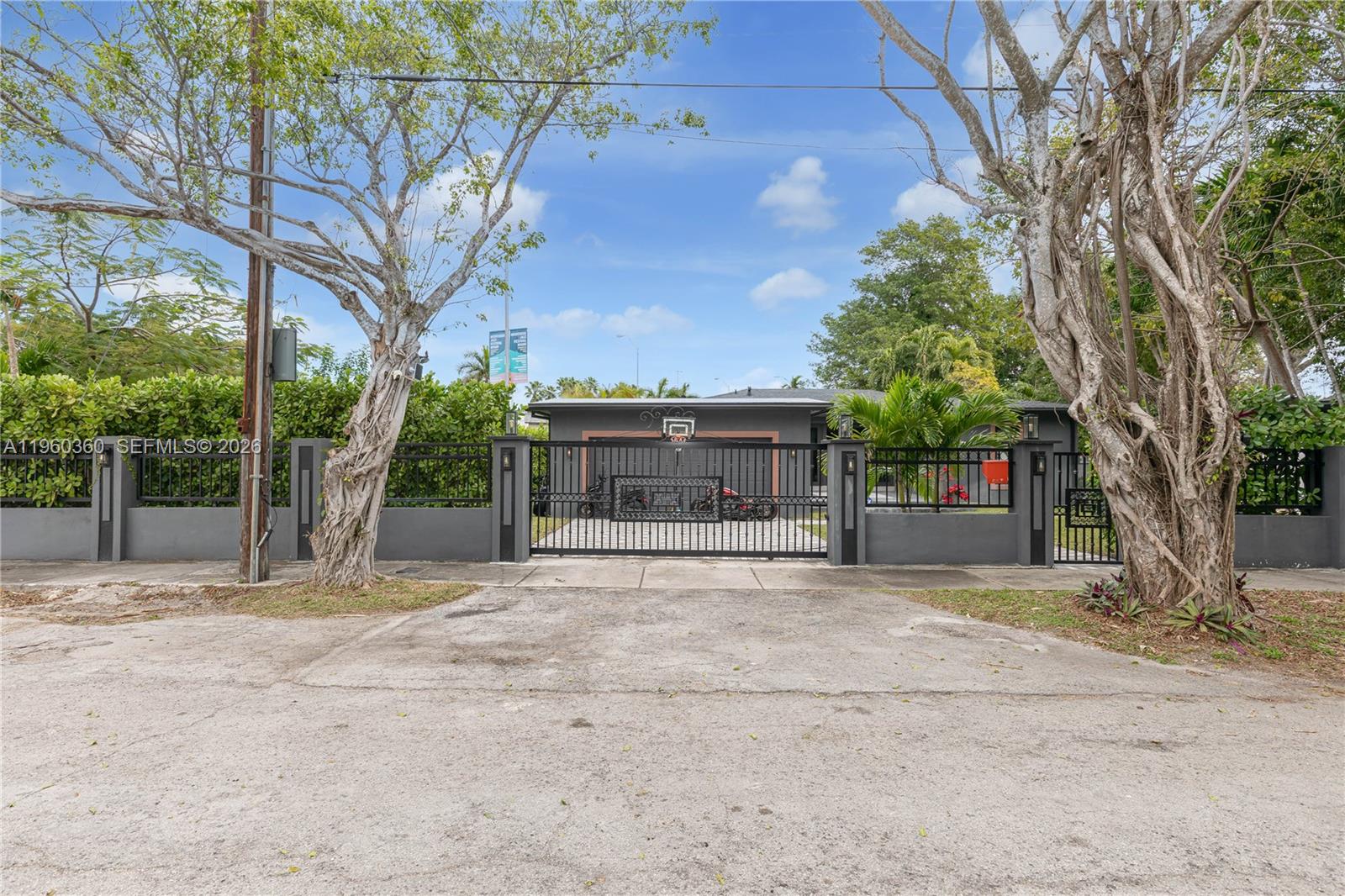 63 Southwest 31st Road Miami, FL 33129 - Photo 43 of 45