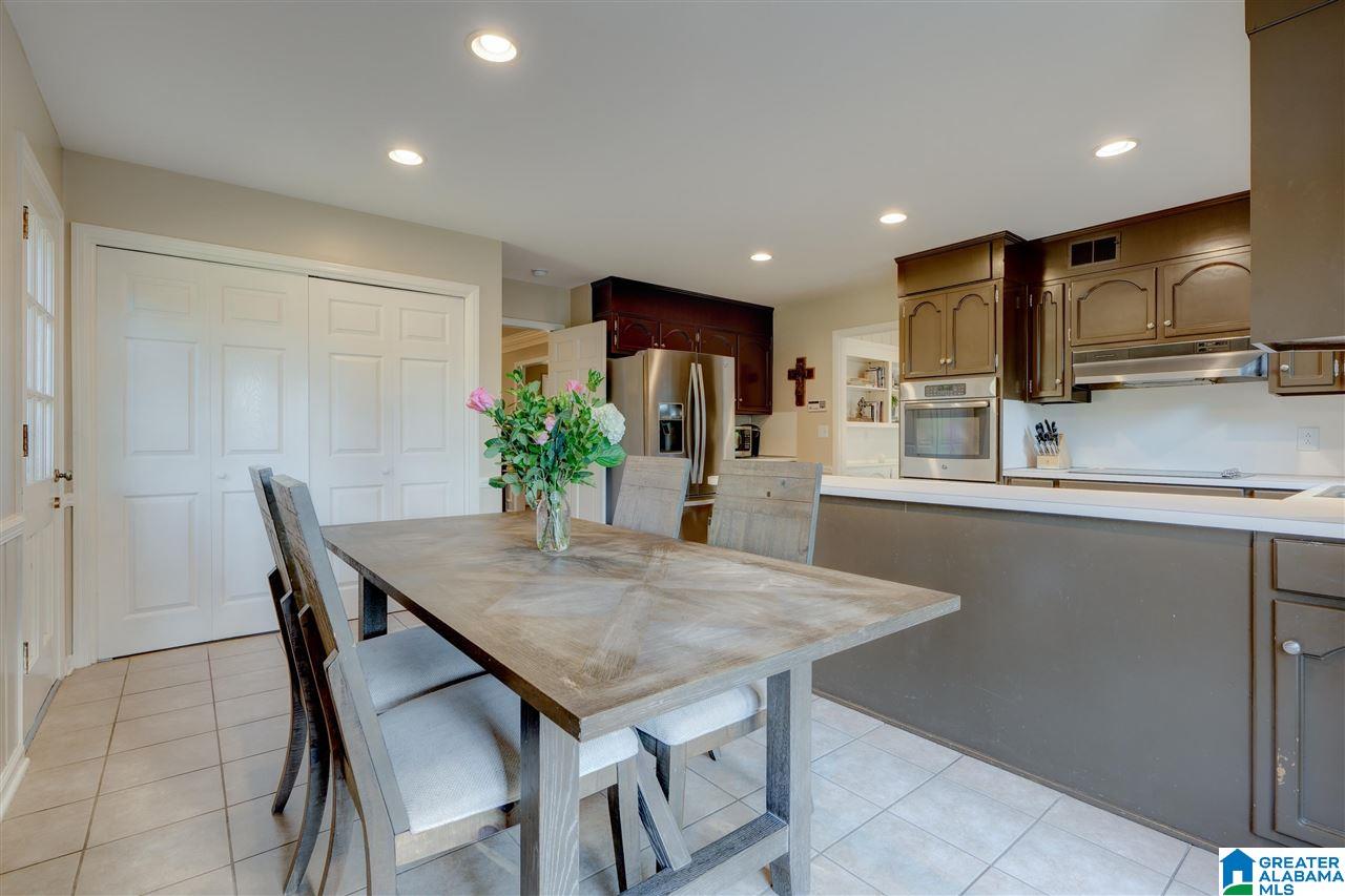 2901 Warrington Road Mountain Brook, AL 35223 - Photo 18 of 48