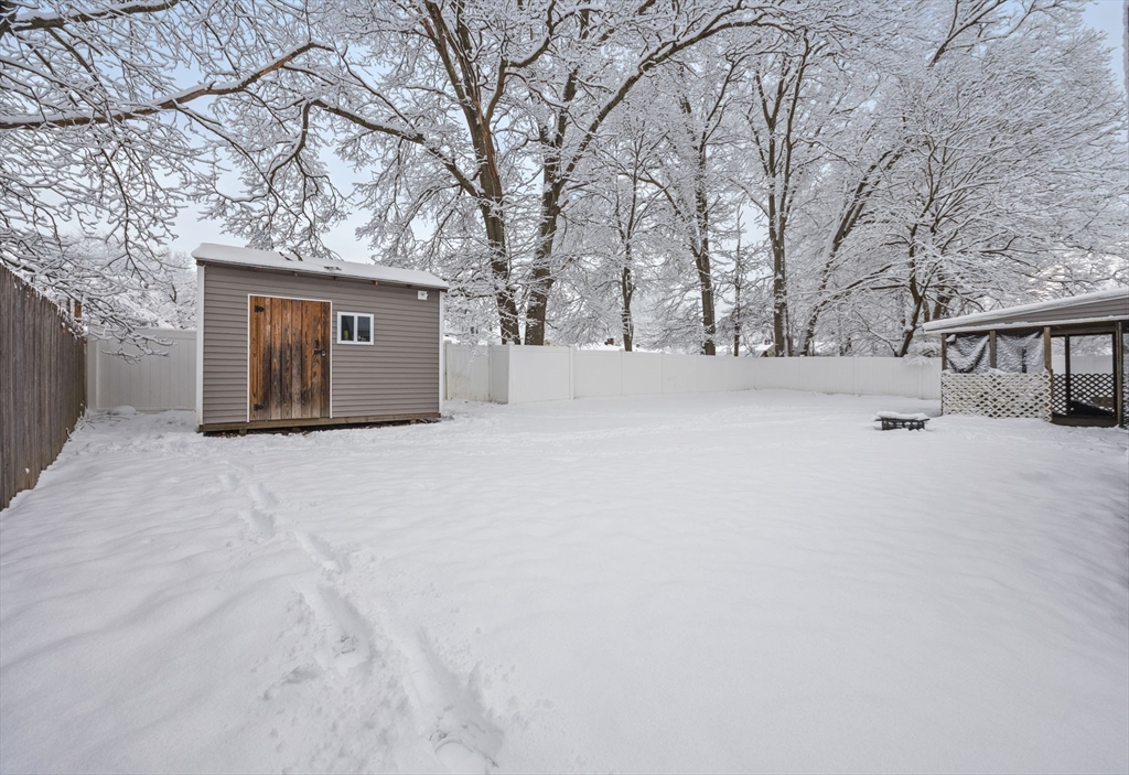 21 Ellen Road Brockton, MA 02302 - Photo 15 of 17