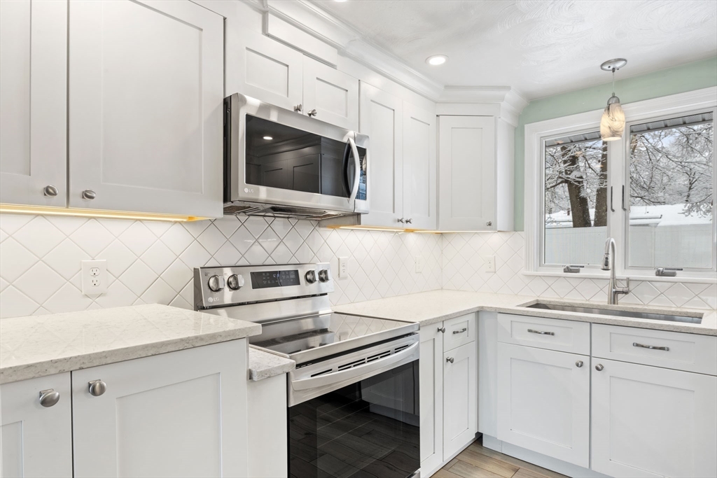 21 Ellen Road Brockton, MA 02302 - Photo 5 of 17