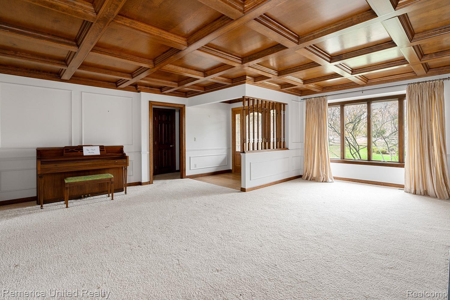 57855 Travis Road New Hudson, MI 48165 - Photo 22 of 55 Living room