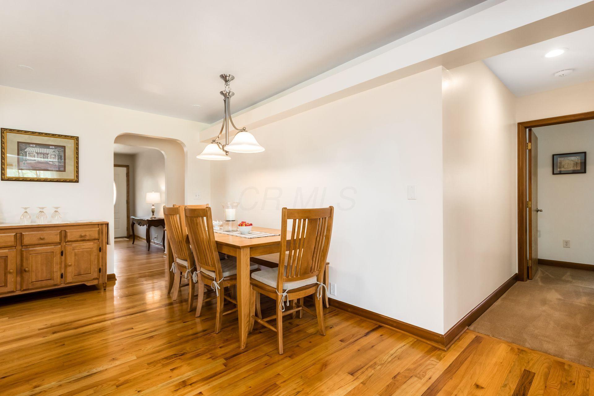 1794 Harwitch Road Columbus, OH 43221 - Photo 6 of 33