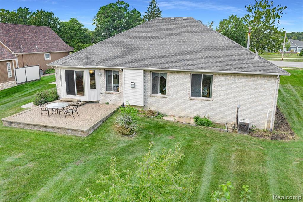 47946 Sugarbush Road New Baltimore, MI 48047 - Photo 31 of 34