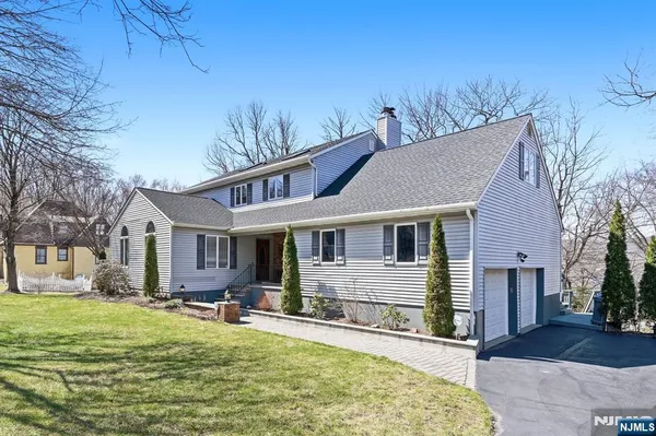 $879,900 | 18 Tice Road, West Milford, NJ 07421