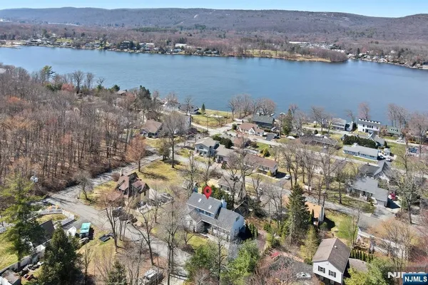 $879,900 | 18 Tice Road, West Milford, NJ 07421