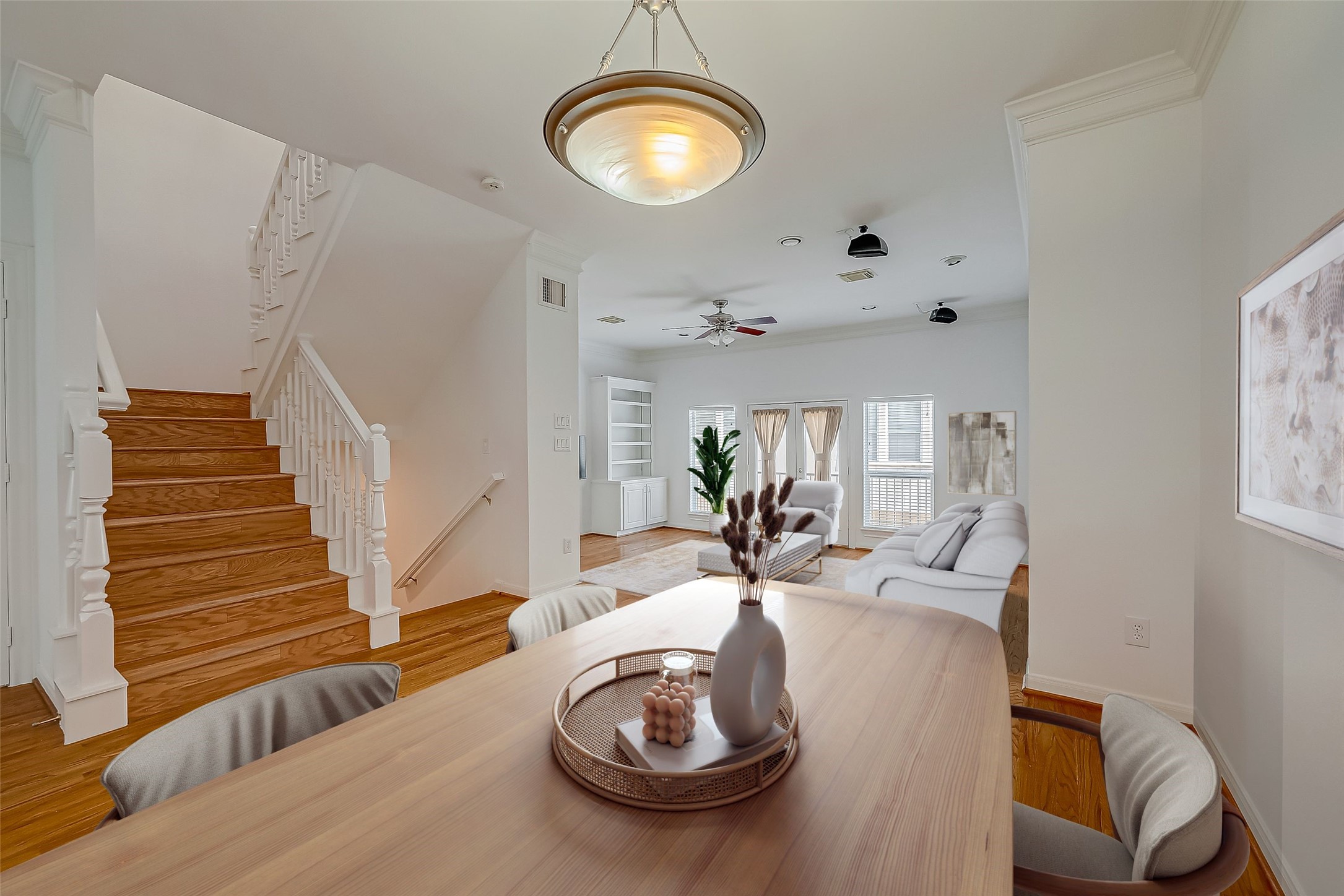 1507 Roy Street Houston, TX 77007 - Photo 5 of 20 a living room with furniture and a lamp