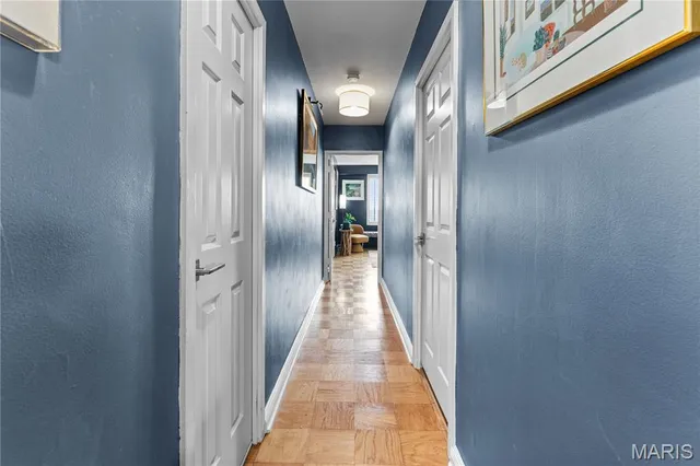 $299,000 | 900 South Hanley Road, Unit 7E, Clayton, MO 63105