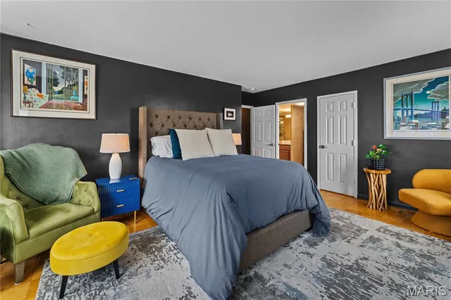 $299,000 | 900 South Hanley Road, Unit 7E, Clayton, MO 63105