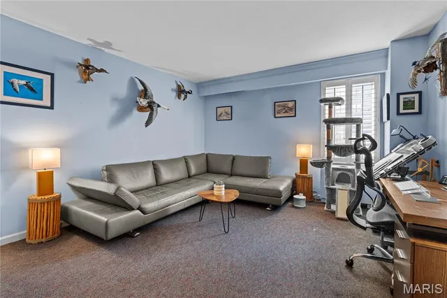 $299,000 | 900 South Hanley Road, Unit 7E, Clayton, MO 63105