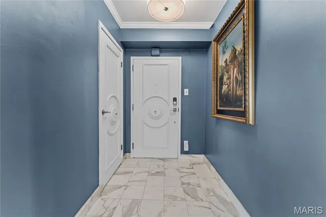 $299,000 | 900 South Hanley Road, Unit 7E, Clayton, MO 63105