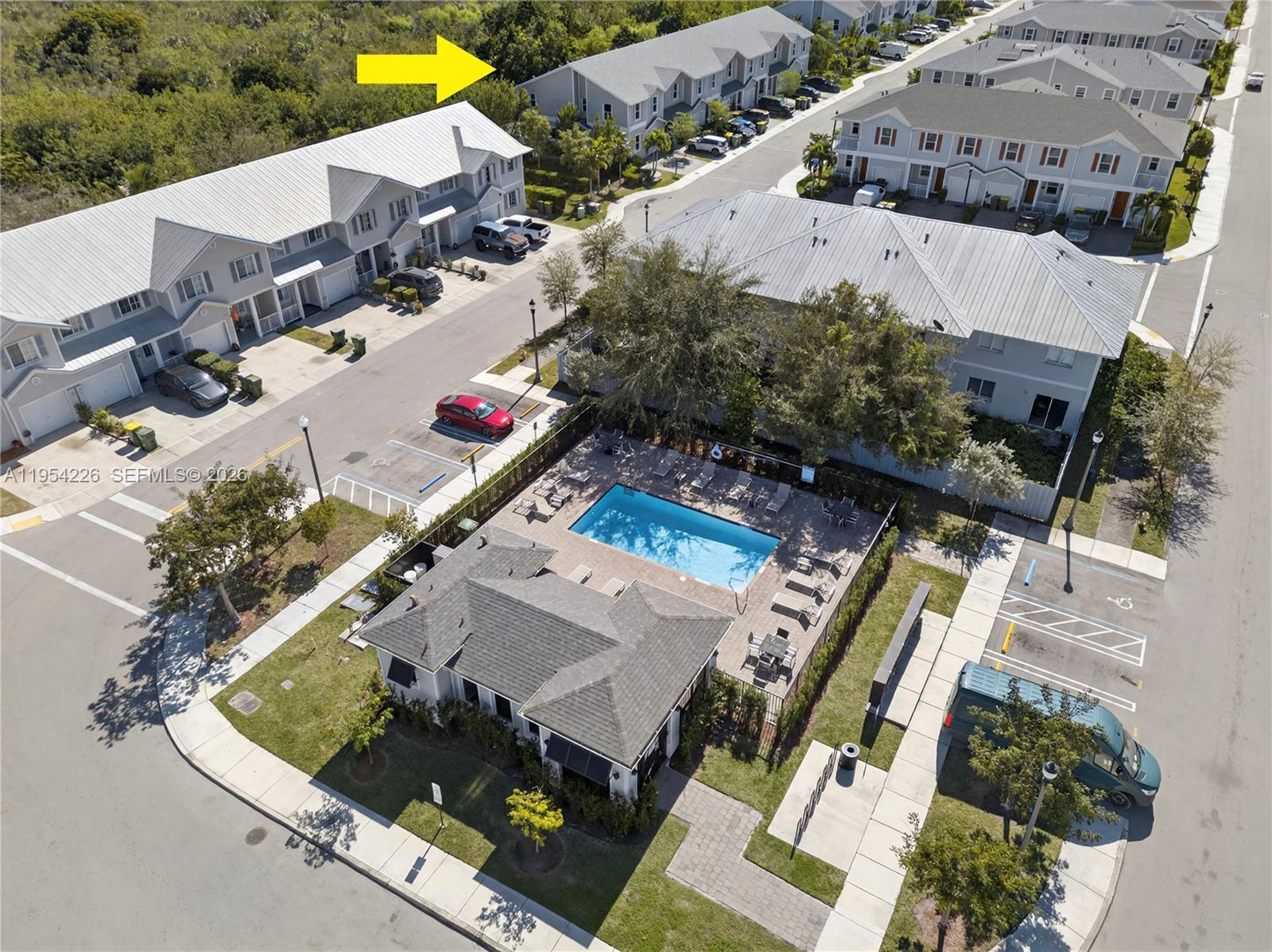 1707 Southeast 9th Terrace Homestead, FL 33034 - Photo 3 of 17