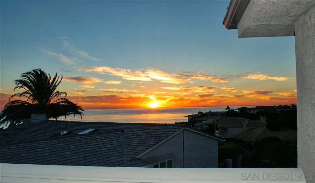 918 Sandpiper Place La Jolla, CA 92037 - Photo 19 of 25 a view of outside space