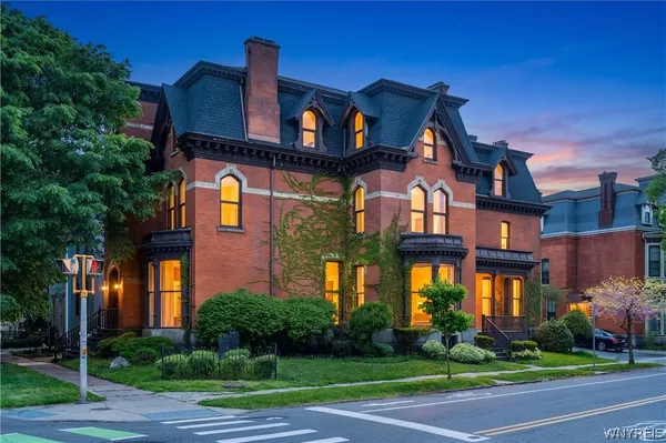 $834,900 | 414 Franklin Street, Buffalo, NY 14202