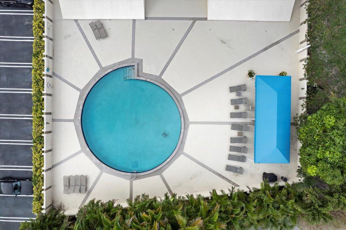 2400 Presidential Way, Unit 1204 West Palm Beach, FL 33401 - Photo 31 of 55 an aerial view of a house having outdoor space