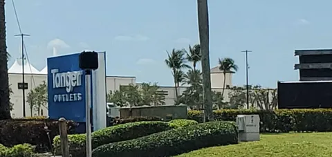 $359,900 | 2400 Presidential Way, Unit 1204, West Palm Beach, FL 33401