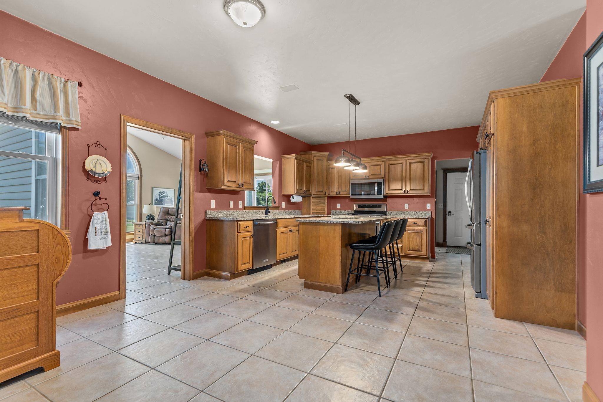 477 Dalton Road Neenah, WI 54956 - Photo 9 of 35