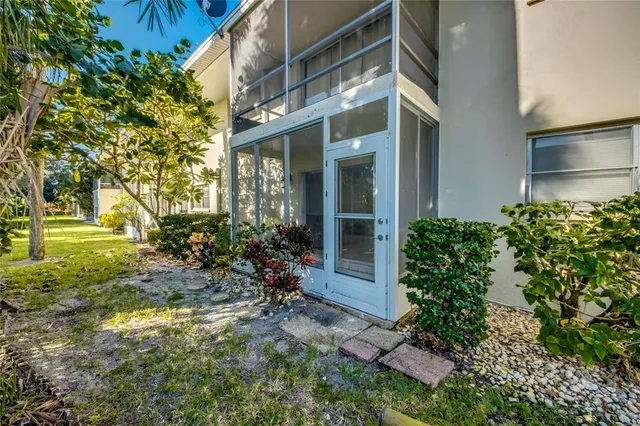 a view of a pathway with a house