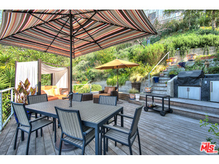 9373 Claircrest Drive Beverly Hills, CA 90210 - Photo 15 of 23