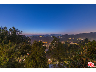 9373 Claircrest Drive Beverly Hills, CA 90210 - Photo 18 of 23