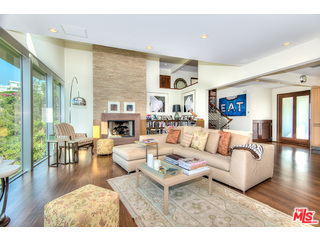 9373 Claircrest Drive Beverly Hills, CA 90210 - Photo 7 of 23