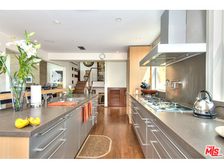 9373 Claircrest Drive Beverly Hills, CA 90210 - Photo 8 of 23