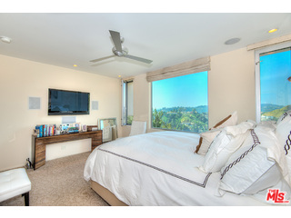 9373 Claircrest Drive Beverly Hills, CA 90210 - Photo 9 of 23