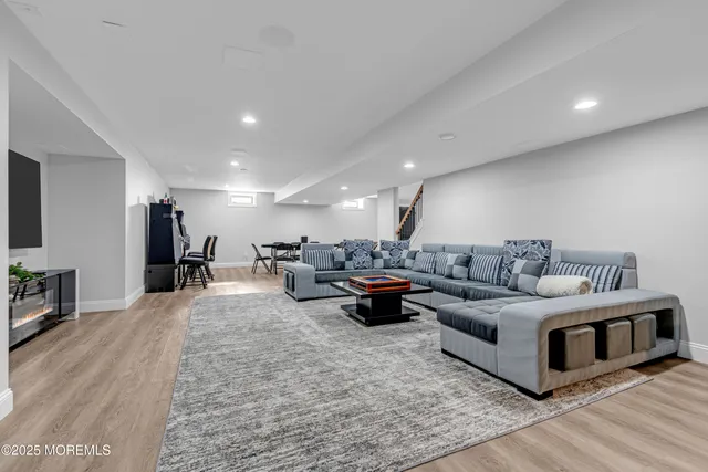 $1,600,000 | 11 Brian Court, Farmingdale, NJ 07727