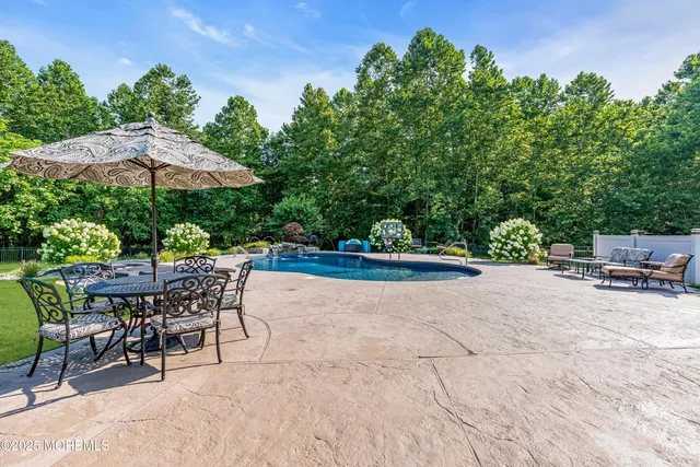 $1,600,000 | 11 Brian Court, Farmingdale, NJ 07727