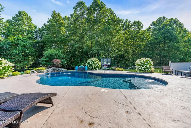 $1,600,000 | 11 Brian Court, Farmingdale, NJ 07727