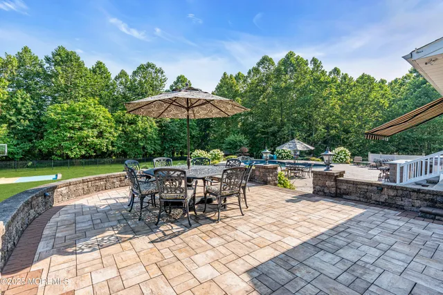 $1,600,000 | 11 Brian Court, Farmingdale, NJ 07727