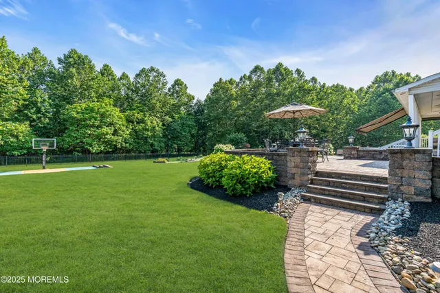 $1,600,000 | 11 Brian Court, Farmingdale, NJ 07727