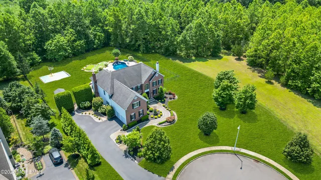 $1,600,000 | 11 Brian Court, Farmingdale, NJ 07727