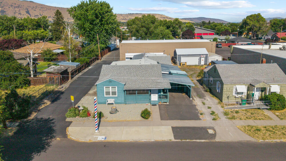 1633 Division Street Klamath Falls, OR 97601 - Photo 61 of 69 1633DivisionSt-64
