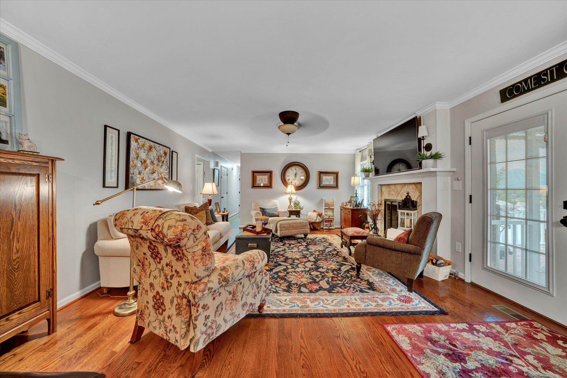 307 North Preston Road Vinton, VA 24179 - Photo 19 of 48 a living room with furniture rug and wooden floor