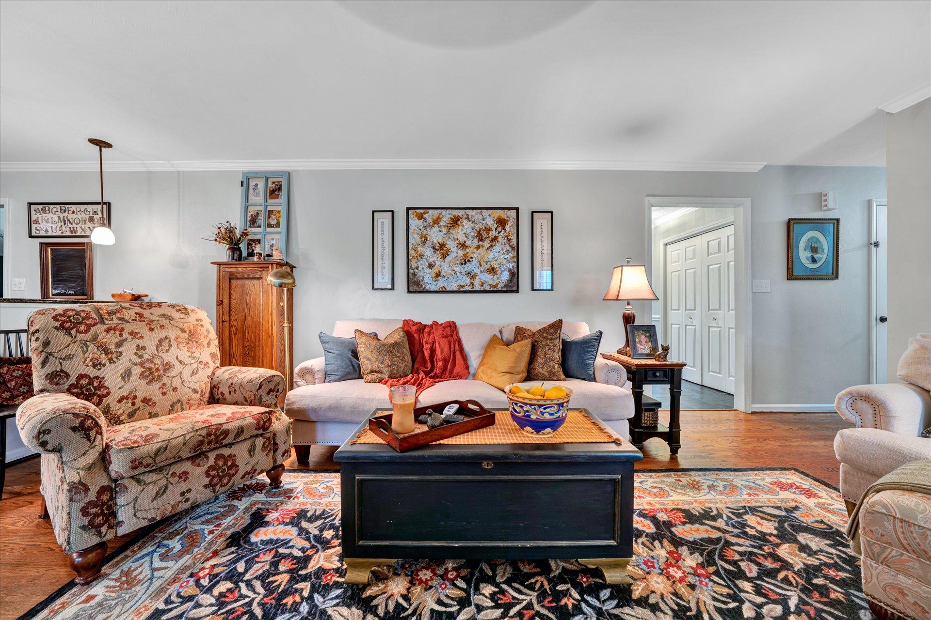 307 North Preston Road Vinton, VA 24179 - Photo 21 of 48 a living room with furniture