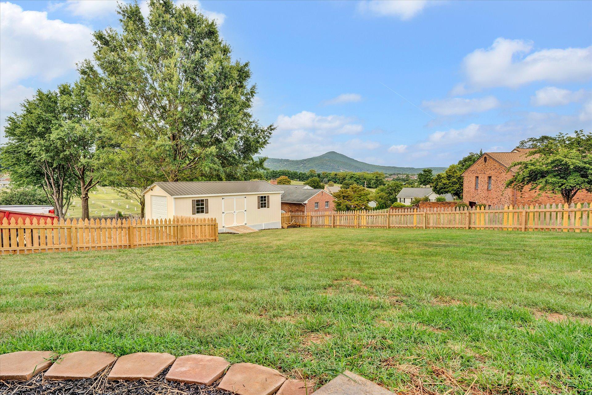 307 North Preston Road Vinton, VA 24179 - Photo 28 of 48 a view of a green field