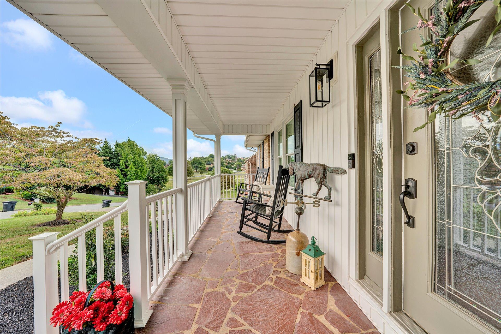 307 North Preston Road Vinton, VA 24179 - Photo 5 of 48 a view of balcony