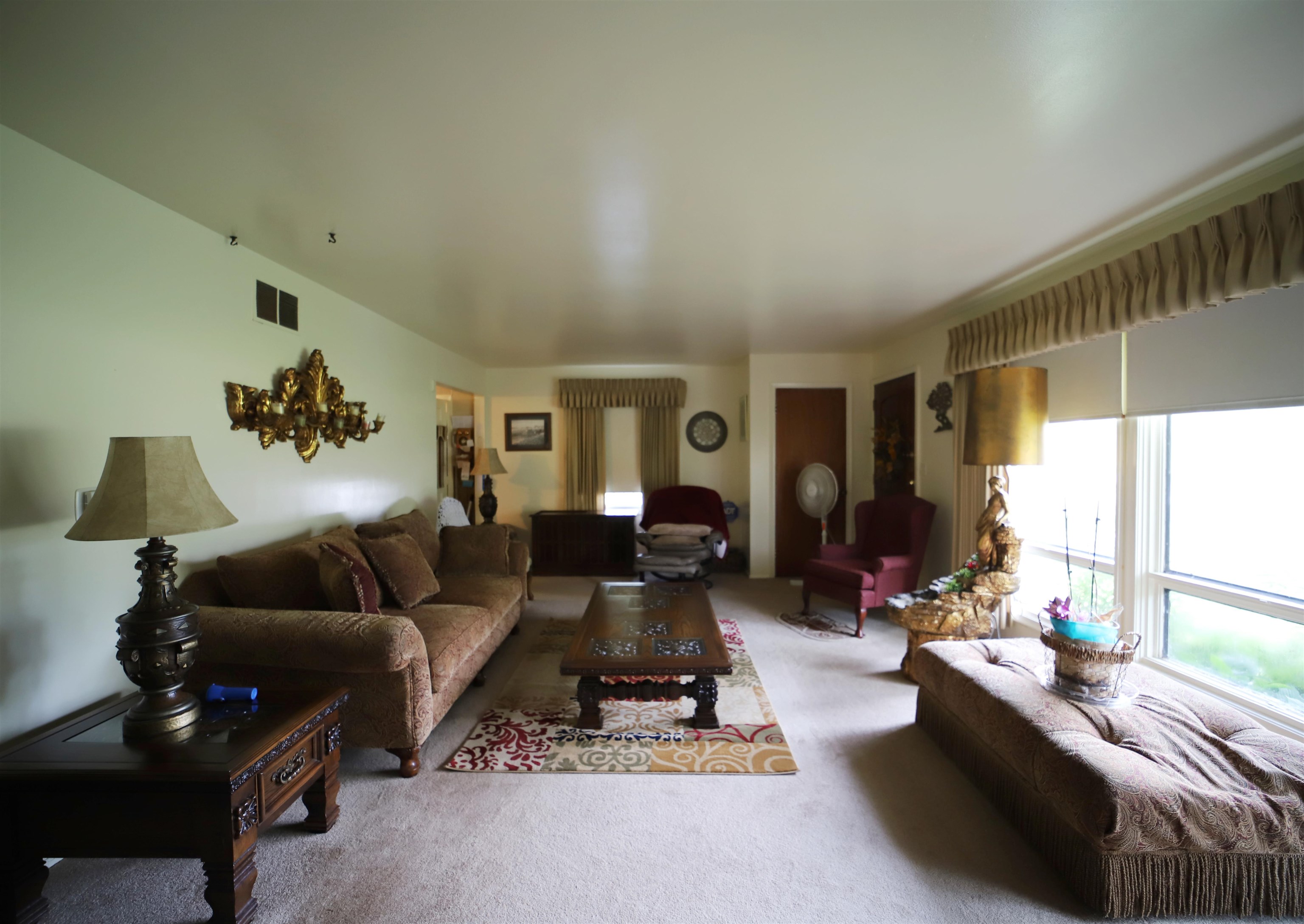 8133 West Frances Road Flushing, MI 48433 - Photo 5 of 31 50083445-4.JPG