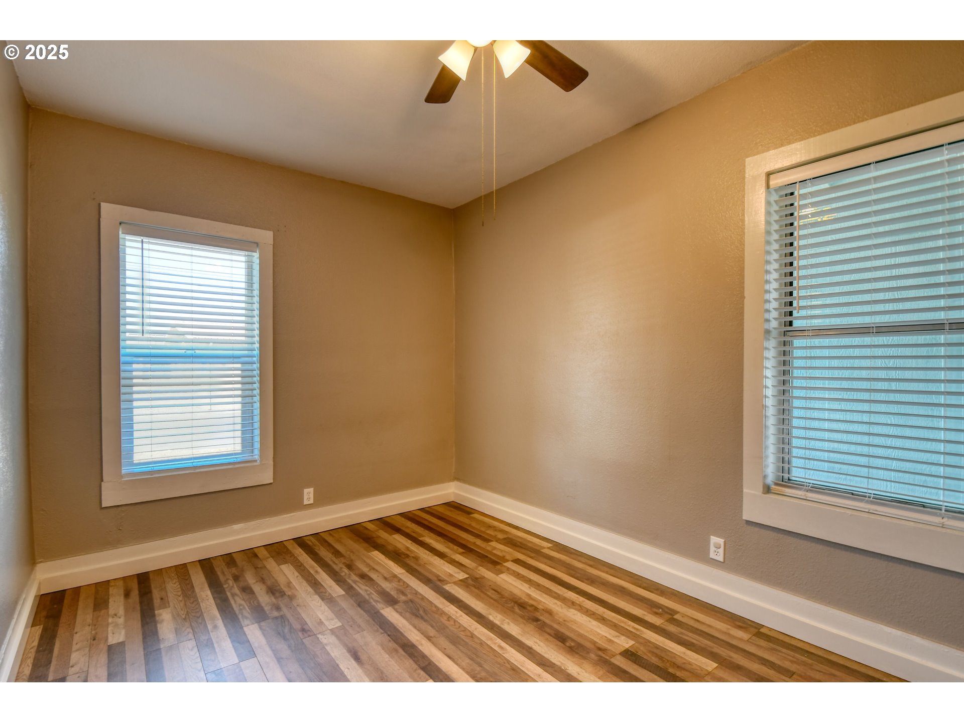 304 Southwest 16th Street Pendleton, OR 97801 - Photo 14 of 34 a view of an empty room and window