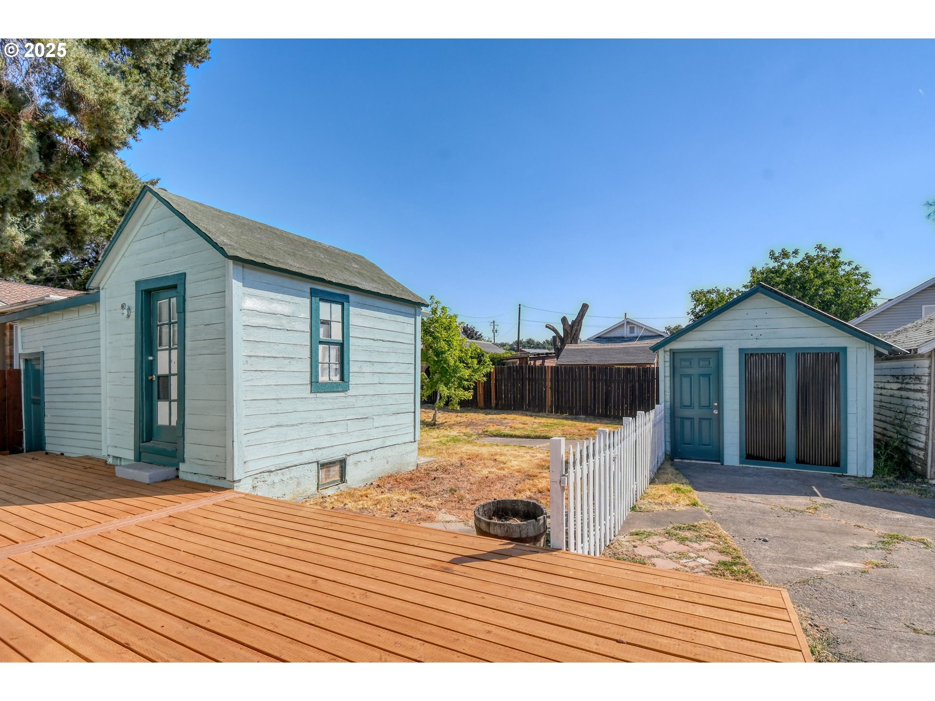 304 Southwest 16th Street Pendleton, OR 97801 - Photo 28 of 34 a view of a house with wooden floor and seating space