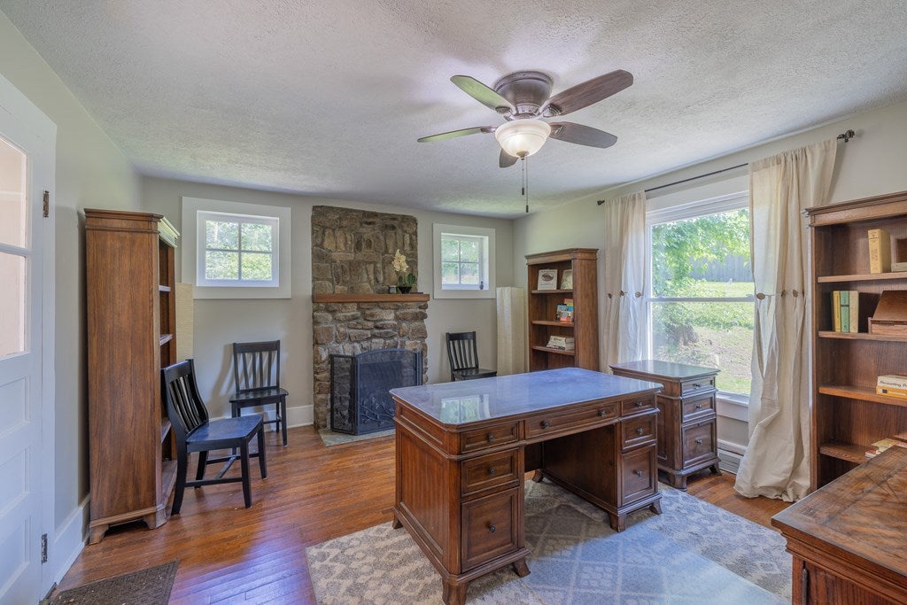31232 Hollyfield Road Damascus, VA 24236 - Photo 6 of 46 Gallery Image 6