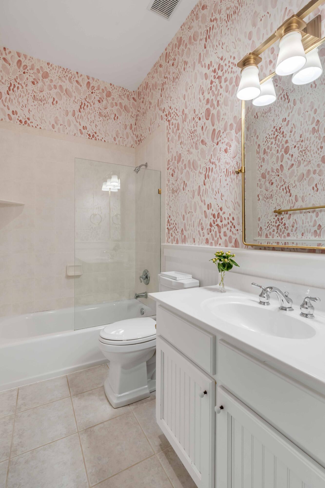 51 Frogmore Road Mount Pleasant, SC 29464 - Photo 25 of 44 Guest Bath