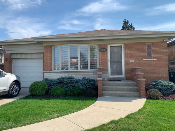 $3,700 | 7621 West Norridge Street, Harwood Heights, IL 60706