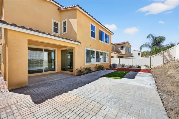 $3,800 | 24452 Paxton Lane, Lake Elsinore, CA 92532