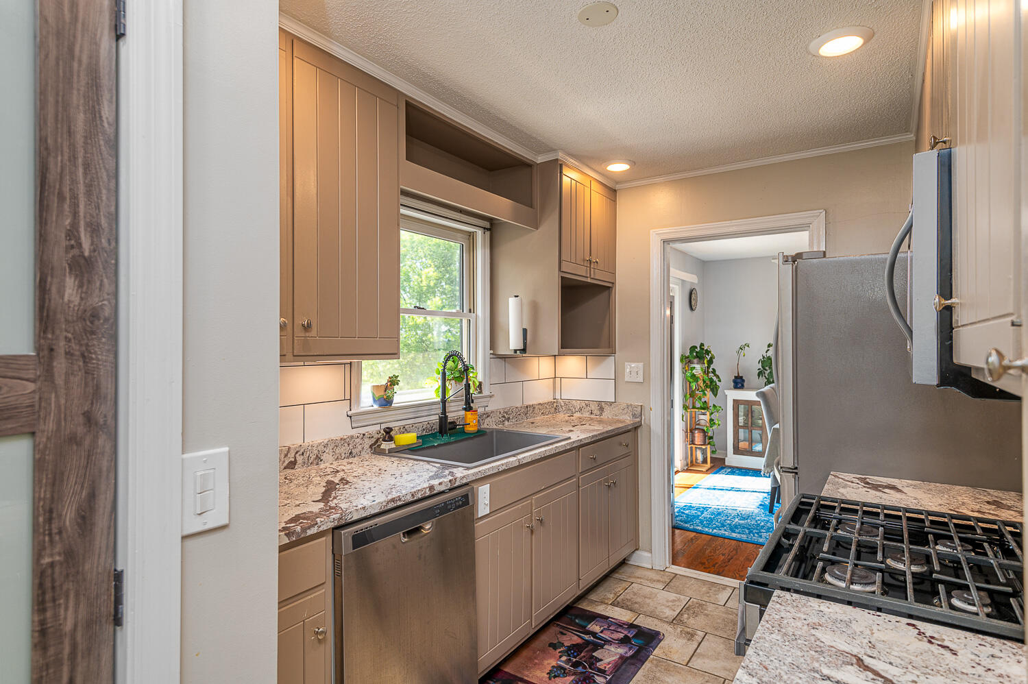 3902 Laird Lane Chattanooga, TN 37415 - Photo 5 of 41 Kitchen