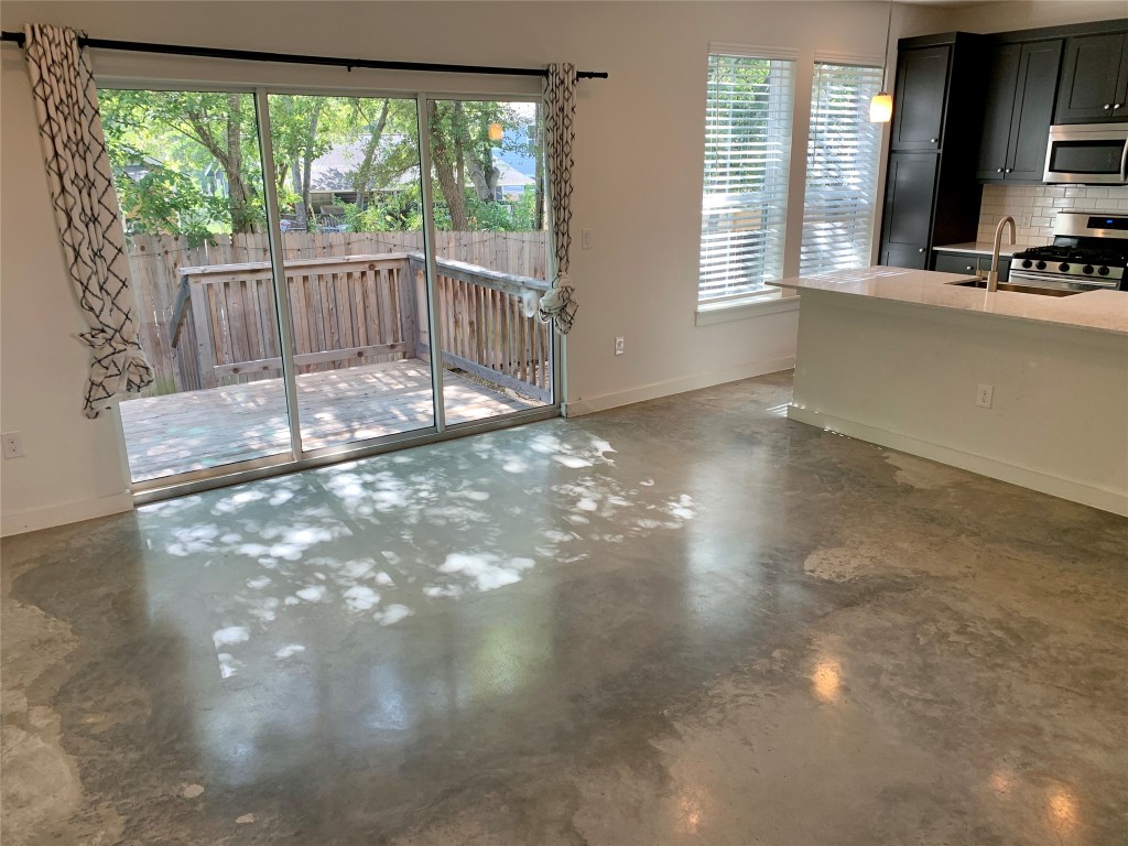 5205 Samuel Huston Avenue, Unit B Austin, TX 78721 - Photo 21 of 37 a view of a interior of the house