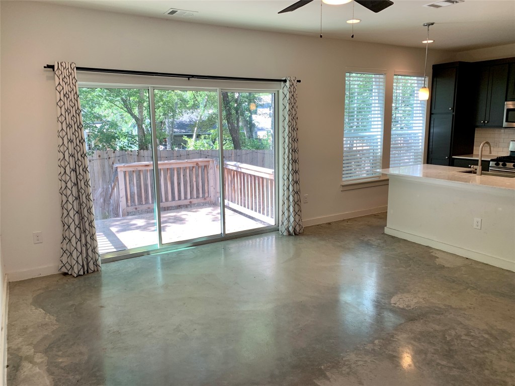 5205 Samuel Huston Avenue, Unit B Austin, TX 78721 - Photo 3 of 37 a view of a interior of the house